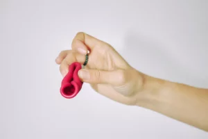 jak założyć kubeczek menstruacyjny
