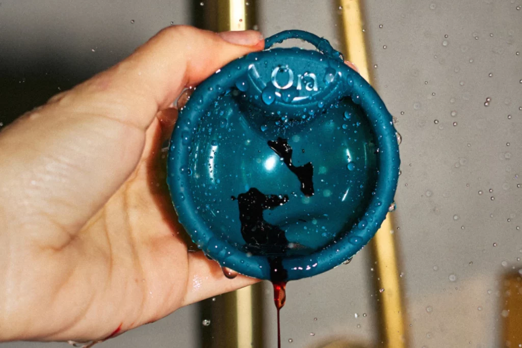 jak wyjąć dysk menstruacyjny