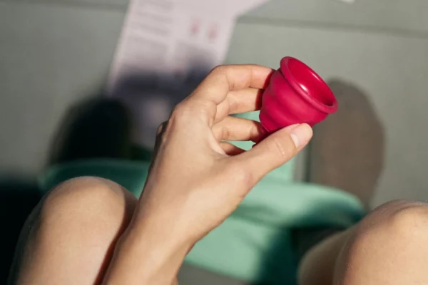 Czy kubeczek menstruacyjny może wypaść