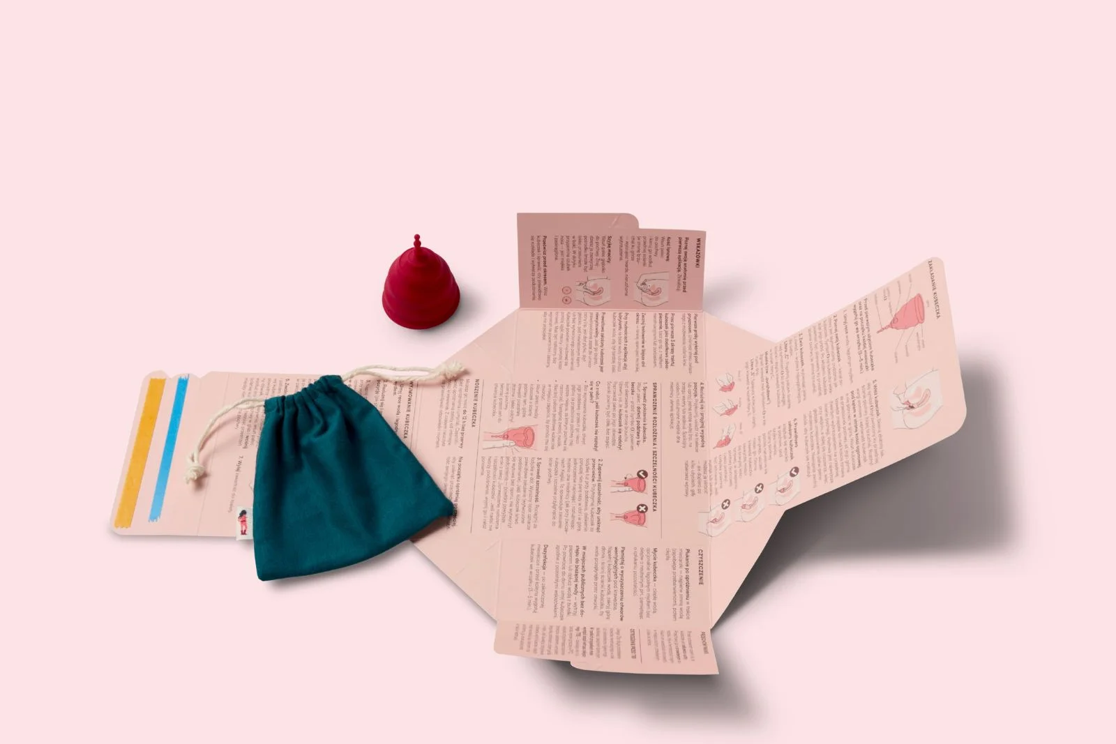 Przed pierwszym użyciem kubeczka menstruacyjnego warto zapoznać się z dołączoną instrukcją