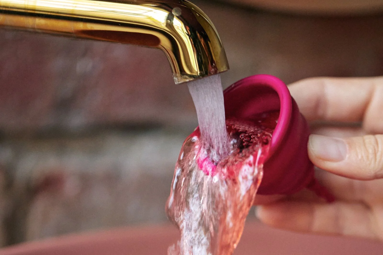 Kubeczek menstruacyjny czyszczenie