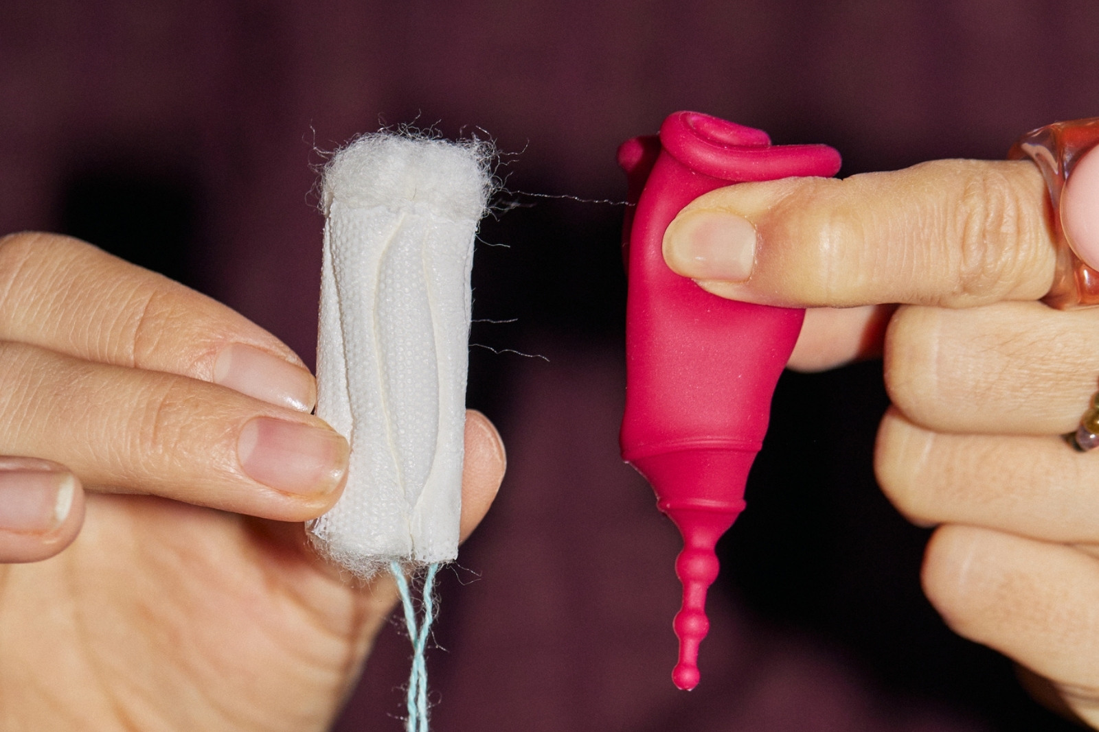 czym różni się kubeczek menstruacyjny od tamponu